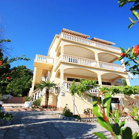 Crikvenica 6 Apartment *