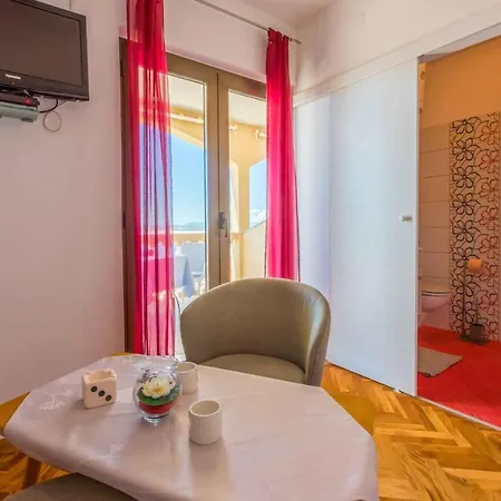 Apartment Crikvenica 6 *