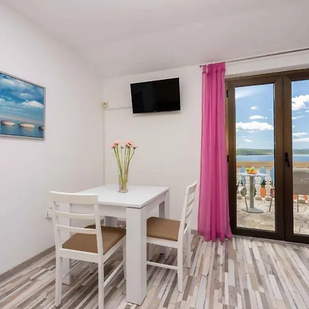 Apartment Crikvenica 6 *